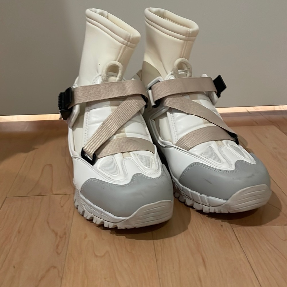 Yume Yume cloud walker boots in size 37 EU, 6 US